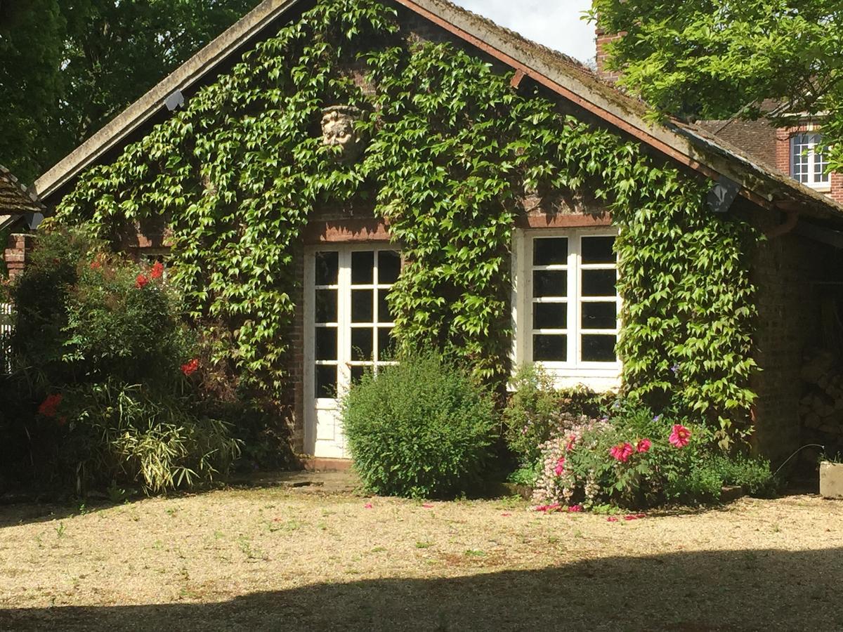 Le Puits D'Angle Bed & Breakfast Thibivillers Екстериор снимка